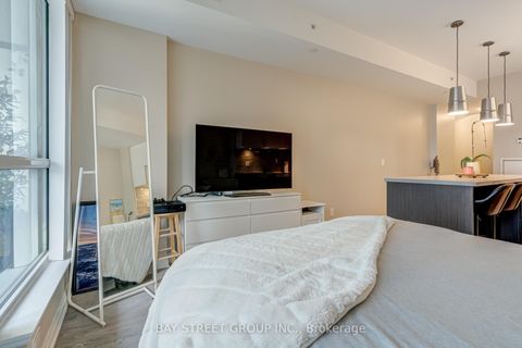Photo 7 at 909 - 8 Mercer Street, Waterfront Communities C1, Toronto