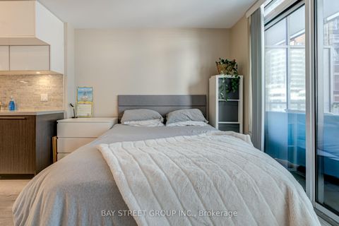 Photo 8 at 909 - 8 Mercer Street, Waterfront Communities C1, Toronto