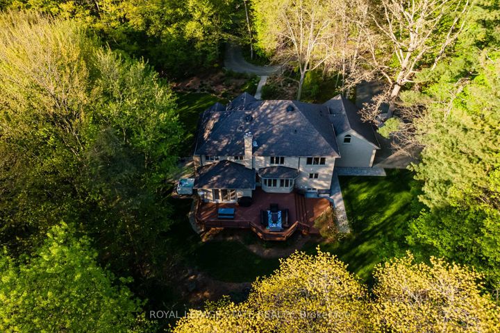 Photo 4 at 18 Elder Crescent, Ancaster, Hamilton