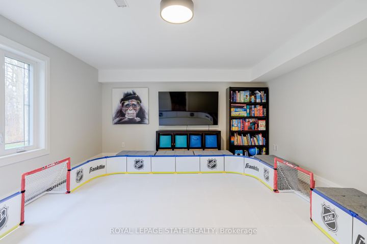 Photo 44 at 18 Elder Crescent, Ancaster, Hamilton