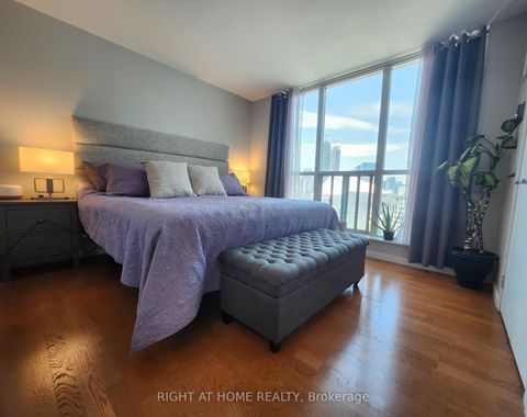 Photo 13 at 1912 - 8 York Street, Waterfront Communities C1, Toronto