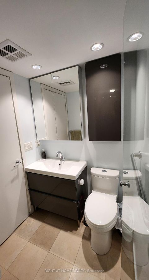 Photo 21 at 1912 - 8 York Street, Waterfront Communities C1, Toronto