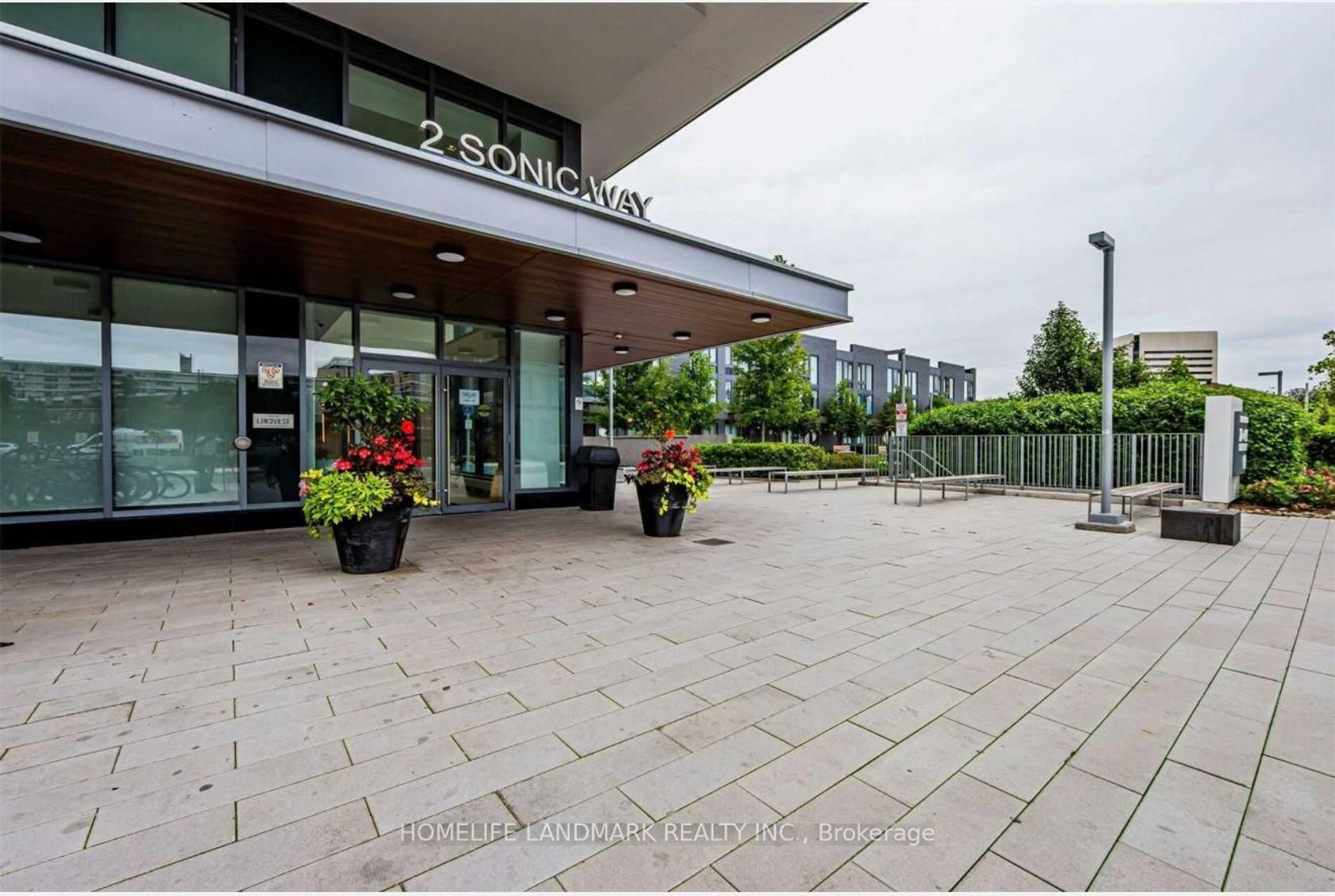 1506 - 2 Sonic Way, Flemingdon Park, Toronto 