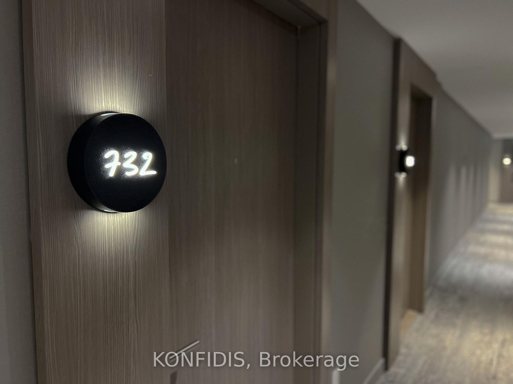 732 - 161 Roehampton Avenue, Mount Pleasant East, Toronto photo 2