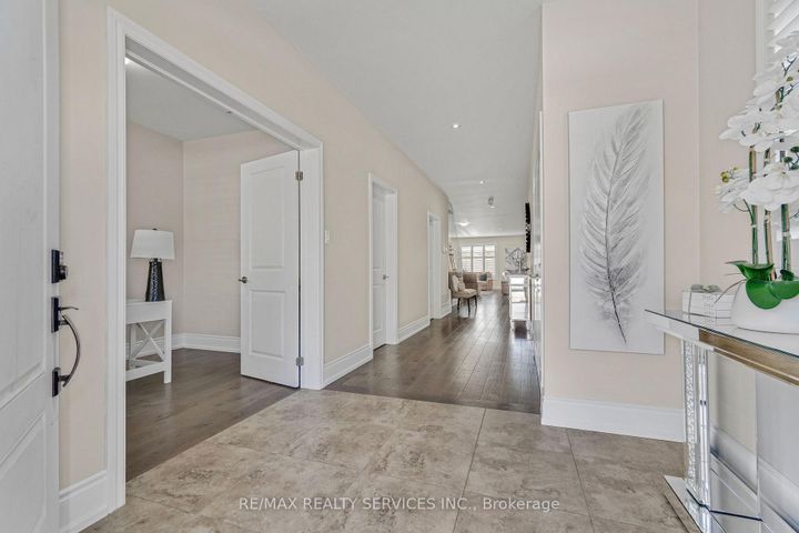 Photo 4 at 958 Beach Boulevard, Hamilton Beach, Hamilton
