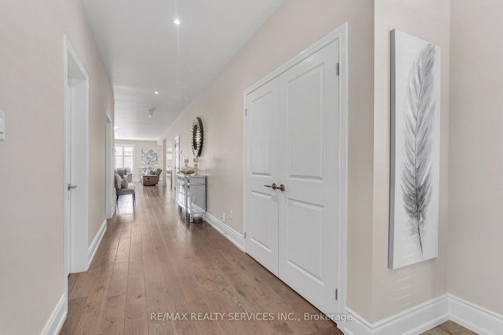 Photo 6 at 958 Beach Boulevard, Hamilton Beach, Hamilton