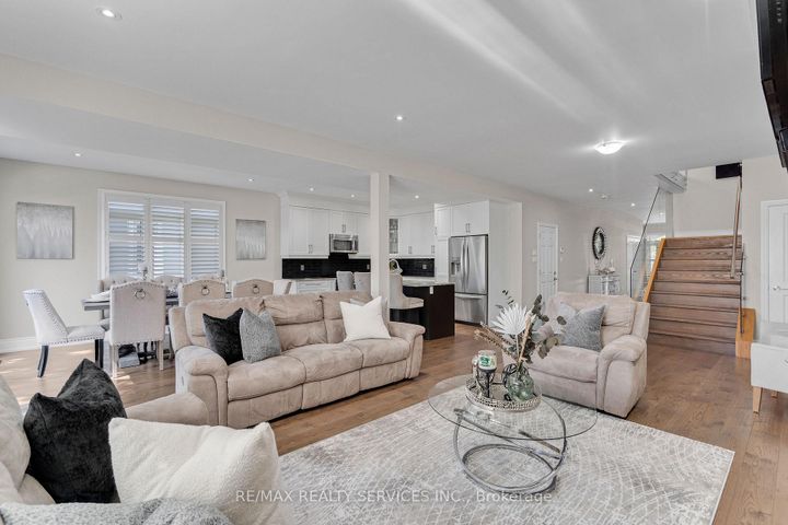 Photo 8 at 958 Beach Boulevard, Hamilton Beach, Hamilton