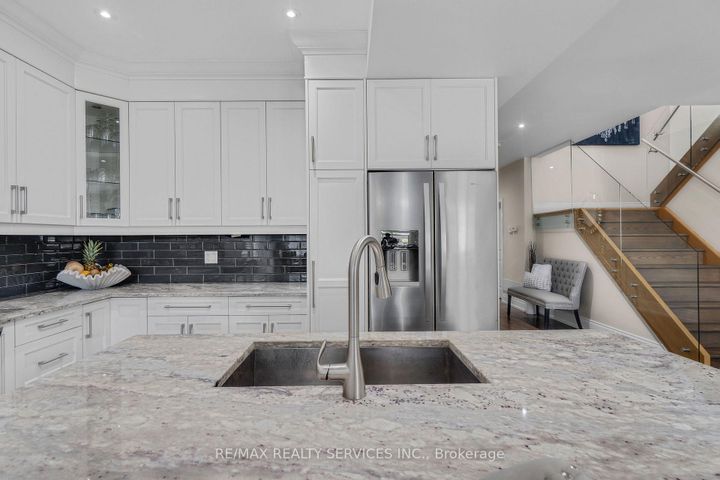 Photo 13 at 958 Beach Boulevard, Hamilton Beach, Hamilton