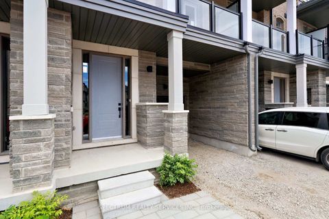 Photo 5 at 15 Archambault way, Vellore Village, Vaughan