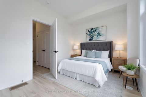 Photo 30 at 15 Archambault way, Vellore Village, Vaughan