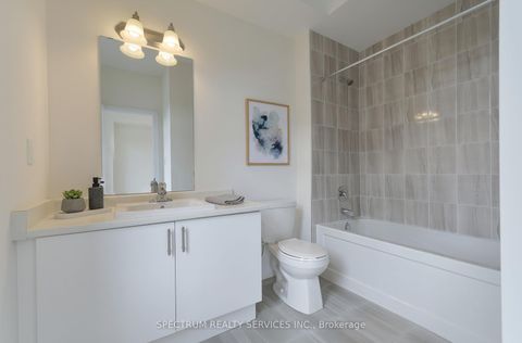 Photo 31 at 15 Archambault way, Vellore Village, Vaughan