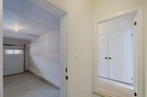 Photo 33 at 15 Archambault way, Vellore Village, Vaughan