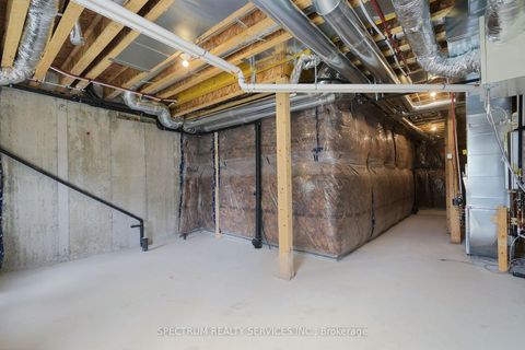 Photo 34 at 15 Archambault way, Vellore Village, Vaughan