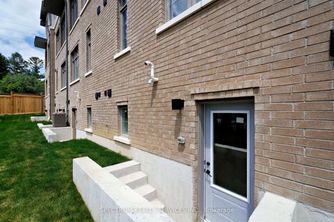 Photo 38 at 15 Archambault way, Vellore Village, Vaughan