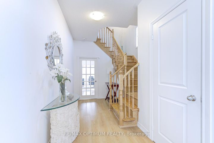 Photo 5 at 2 Pomarine Way, Credit Valley, Brampton