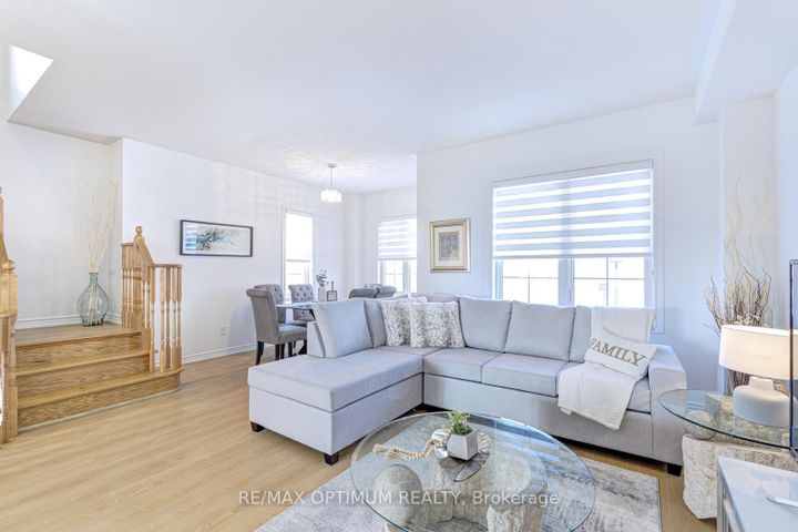 Photo 11 at 2 Pomarine Way, Credit Valley, Brampton