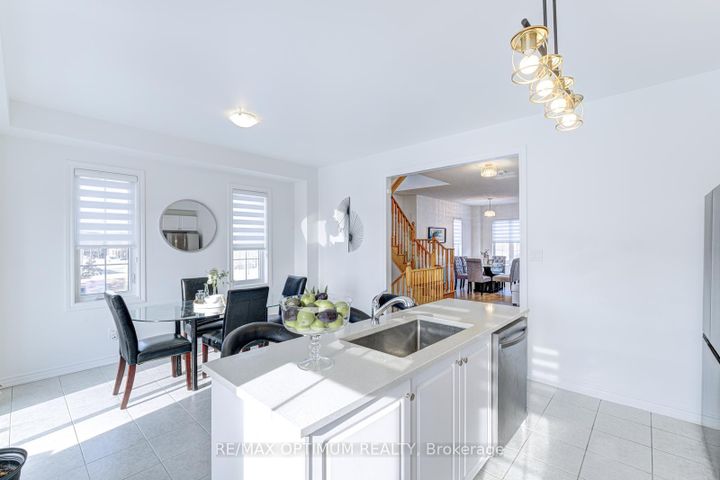 Photo 17 at 2 Pomarine Way, Credit Valley, Brampton