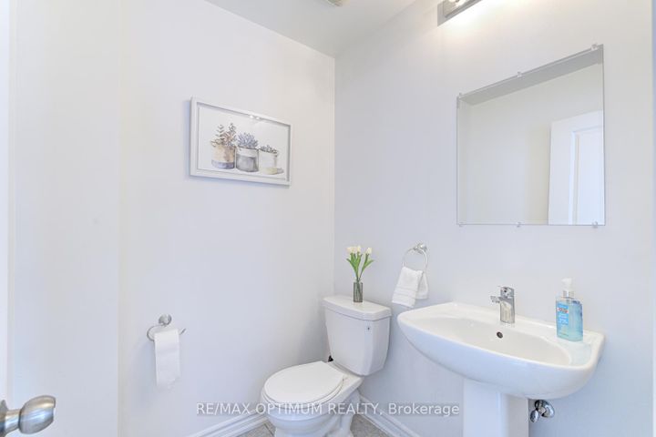 Photo 22 at 2 Pomarine Way, Credit Valley, Brampton