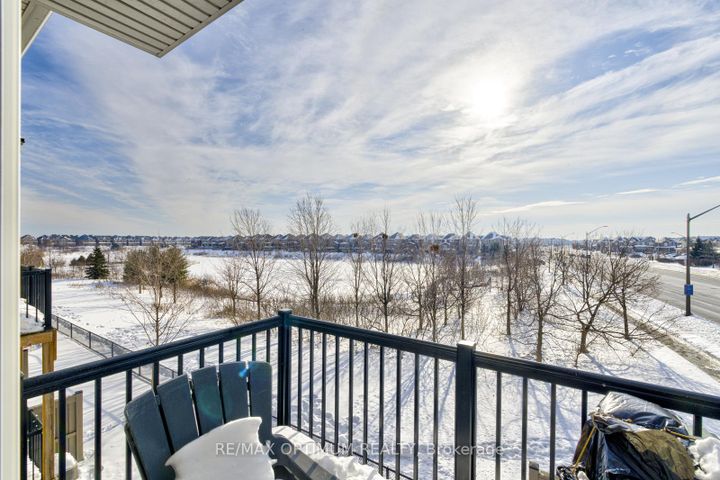 Photo 25 at 2 Pomarine Way, Credit Valley, Brampton