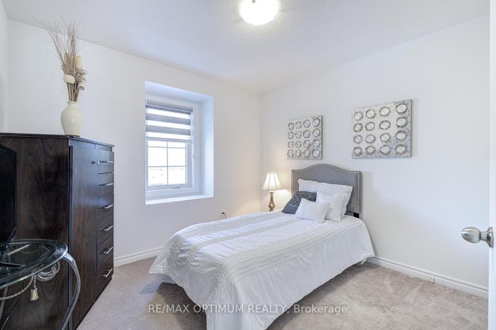 Photo 33 at 2 Pomarine Way, Credit Valley, Brampton