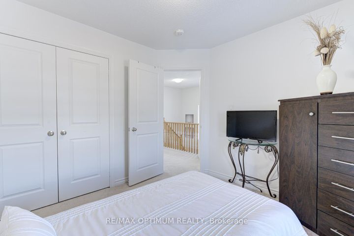 Photo 34 at 2 Pomarine Way, Credit Valley, Brampton