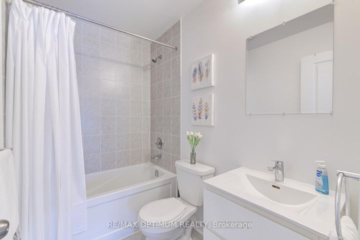 Photo 35 at 2 Pomarine Way, Credit Valley, Brampton