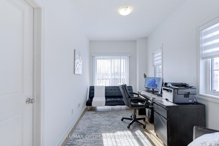 Photo 36 at 2 Pomarine Way, Credit Valley, Brampton