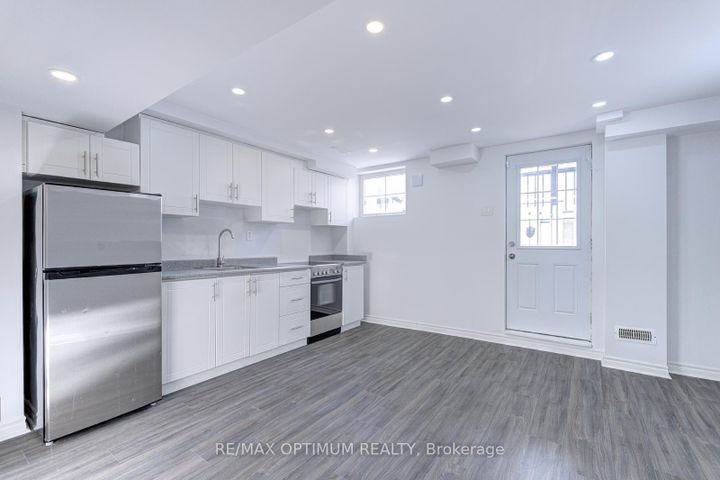 Photo 37 at 2 Pomarine Way, Credit Valley, Brampton