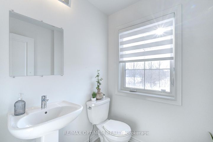 Photo 39 at 2 Pomarine Way, Credit Valley, Brampton