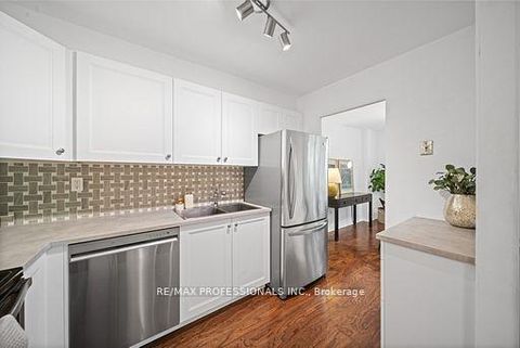 Photo 5 at 216 - 100 Coe Hill Drive, Swansea, Toronto