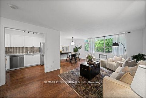 Photo 7 at 216 - 100 Coe Hill Drive, Swansea, Toronto