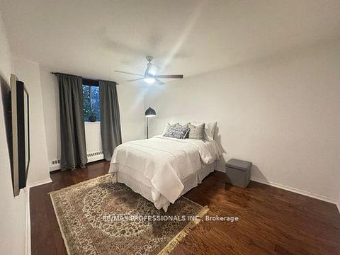 Photo 15 at 216 - 100 Coe Hill Drive, Swansea, Toronto