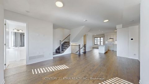 Photo 4 at 205 The Donway East, Don Mills, Toronto