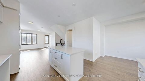 Photo 12 at 205 The Donway East, Don Mills, Toronto