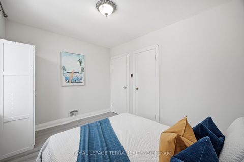 Photo 21 at 742 Ritson Road S, Lakeview, Oshawa