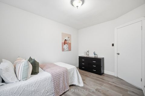 Photo 23 at 742 Ritson Road S, Lakeview, Oshawa