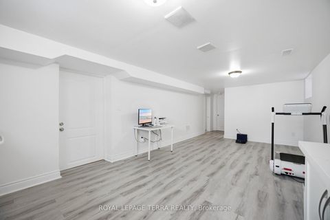 Photo 33 at 742 Ritson Road S, Lakeview, Oshawa