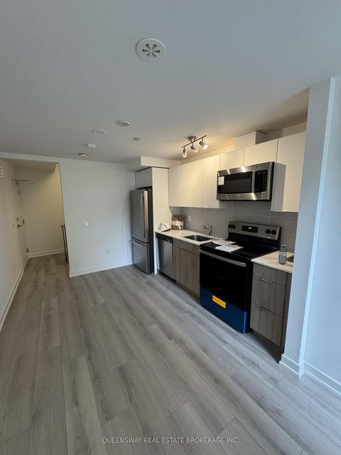 Photo 1 at 3079 pharmacy Avenue, L'Amoreaux, Toronto