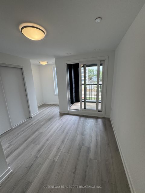 Photo 6 at 3079 pharmacy Avenue, L'Amoreaux, Toronto