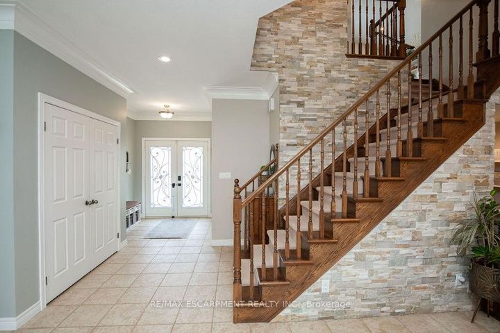 Photo 5 at 15 Meadowbank Drive, Falkirk, Hamilton