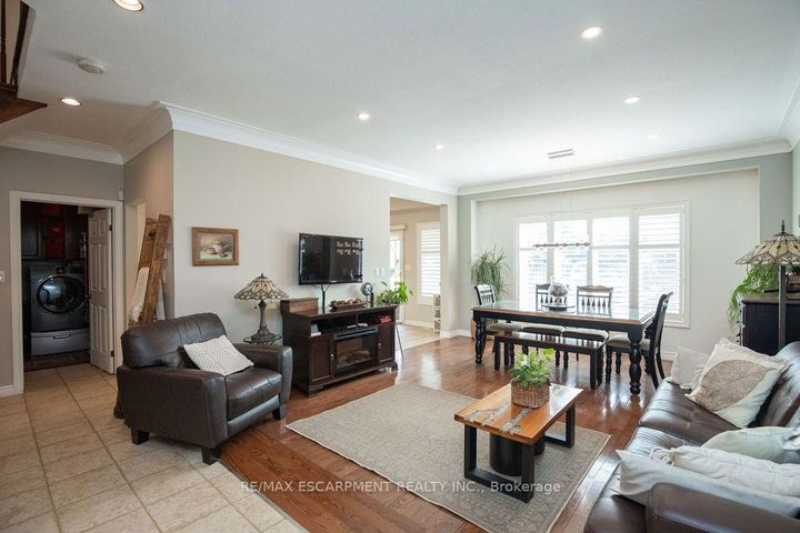 Photo 7 at 15 Meadowbank Drive, Falkirk, Hamilton