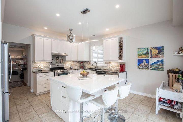 Photo 12 at 15 Meadowbank Drive, Falkirk, Hamilton