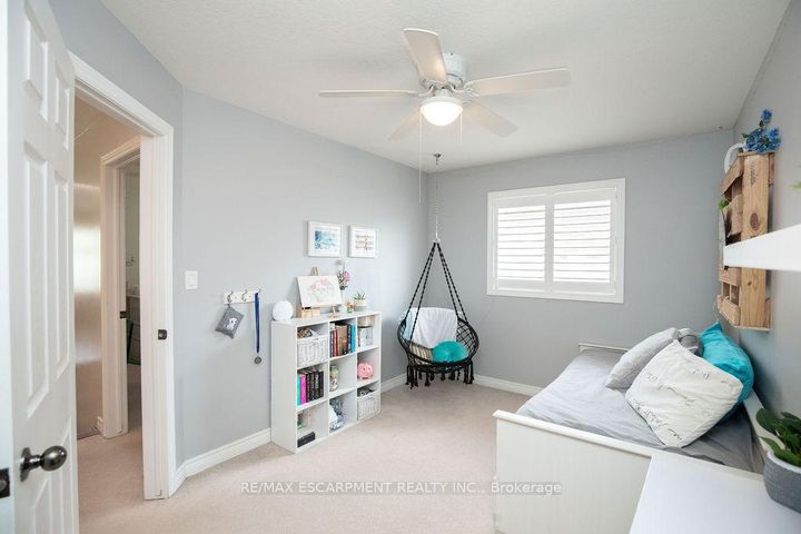 Photo 20 at 15 Meadowbank Drive, Falkirk, Hamilton