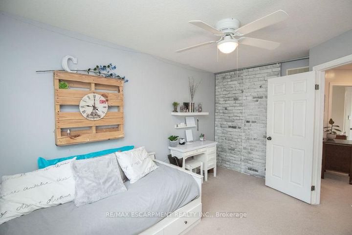 Photo 21 at 15 Meadowbank Drive, Falkirk, Hamilton