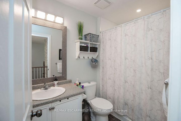 Photo 24 at 15 Meadowbank Drive, Falkirk, Hamilton