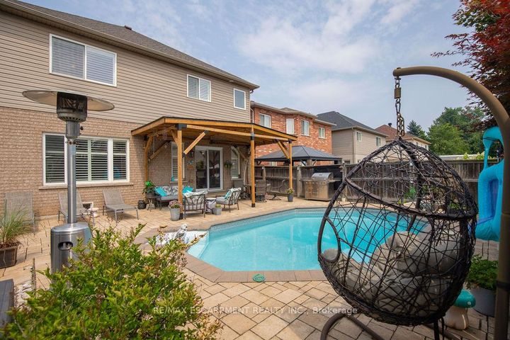 Photo 28 at 15 Meadowbank Drive, Falkirk, Hamilton