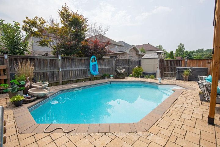 Photo 31 at 15 Meadowbank Drive, Falkirk, Hamilton