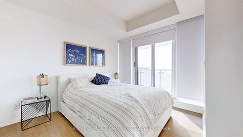 Photo 11 at 4406 - 1 Bloor Street E, Yonge Corridor, Toronto