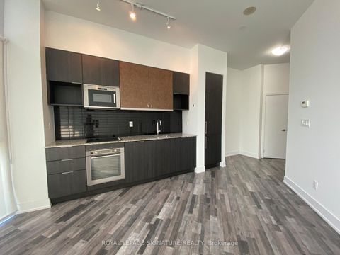 Photo 11 at 105 - 99 The Donway W, Don Mills, Toronto