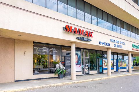 Photo 6 at 102 - 3292 Bayview Avenue, Newtonbrook East, Toronto